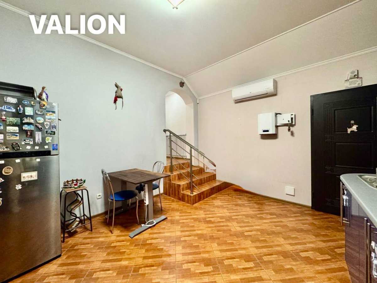 Продаж 2-кімнатної квартири 60 м², Чубинського вул., 6