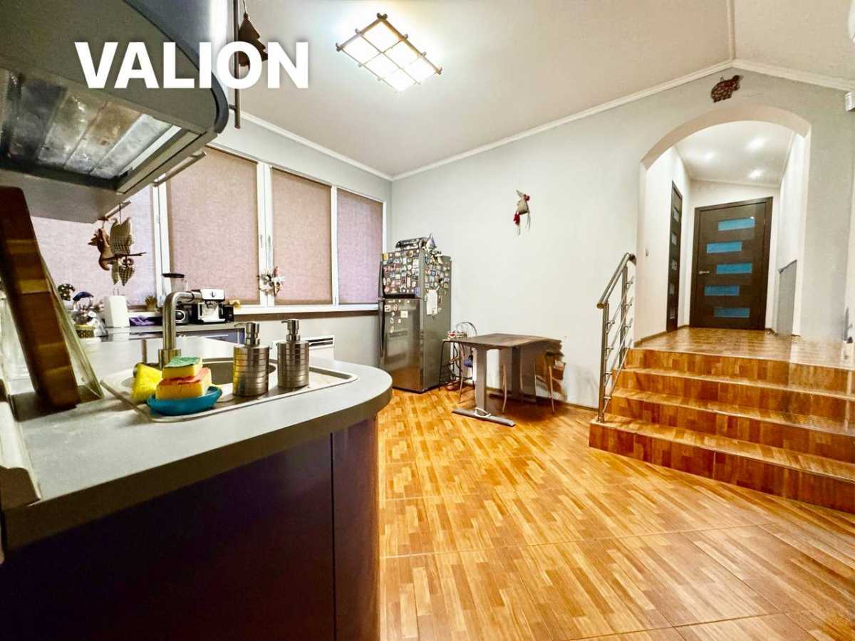 Продаж 2-кімнатної квартири 60 м², Чубинського вул., 6