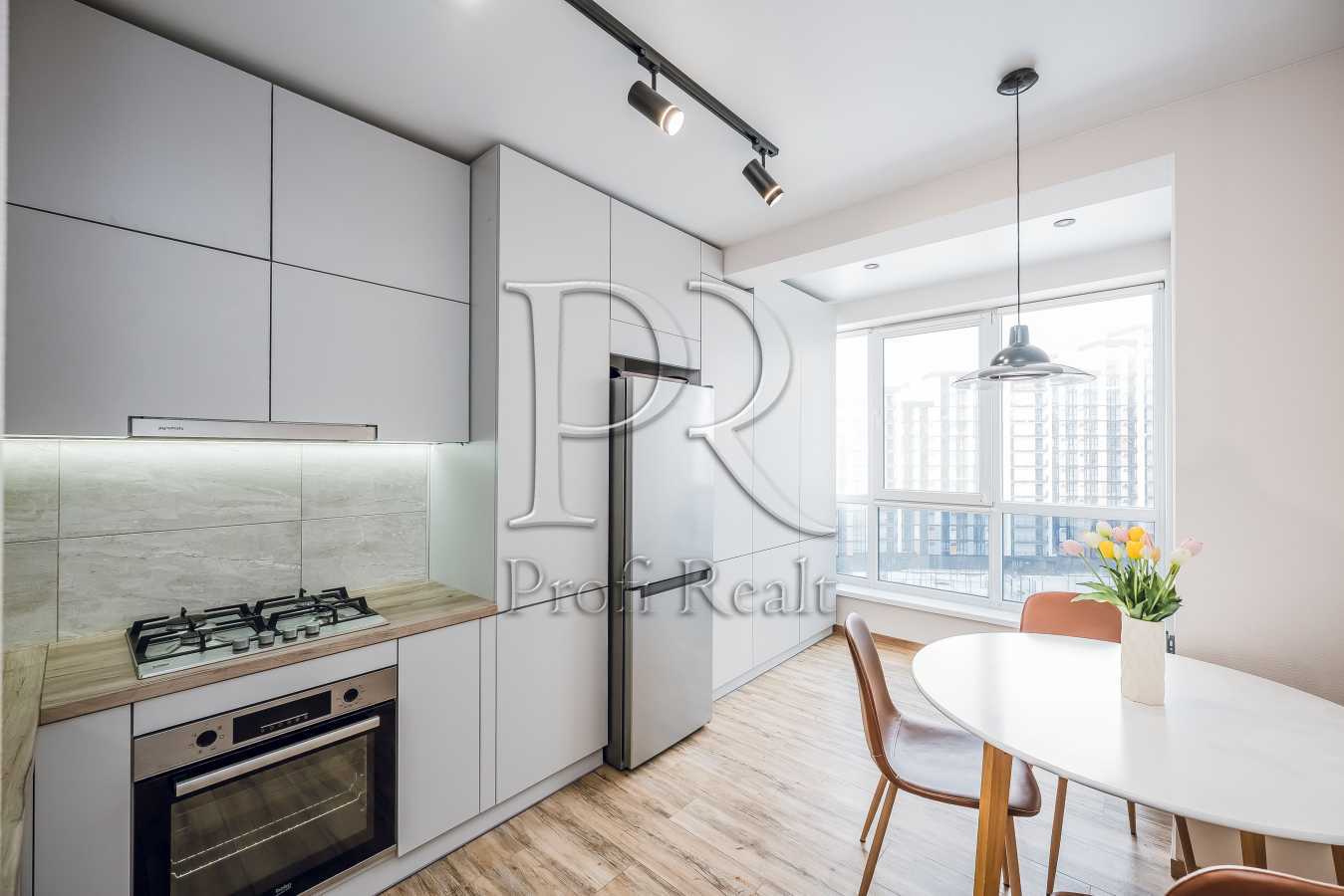 Продажа 2-комнатной квартиры 56 м², Европейская (Октябрьская) ул., 32