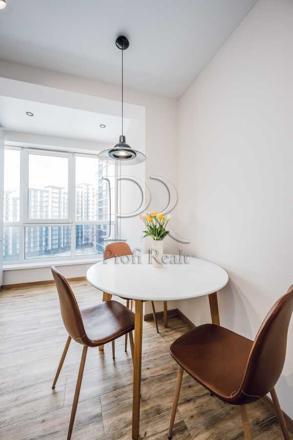 Продажа 2-комнатной квартиры 56 м², Европейская (Октябрьская) ул., 32