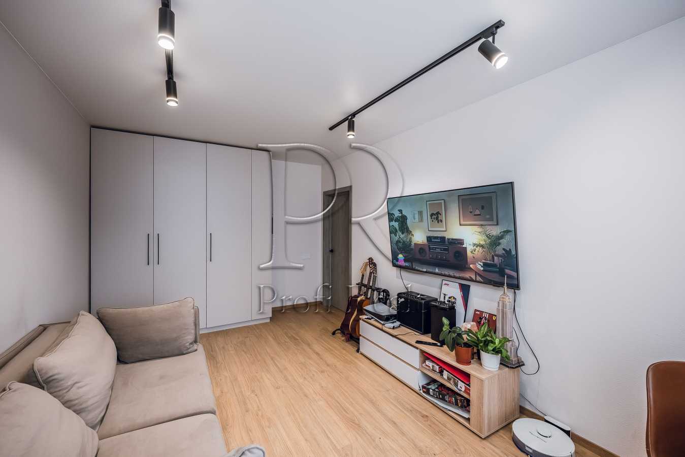 Продажа 2-комнатной квартиры 56 м², Европейская (Октябрьская) ул., 32