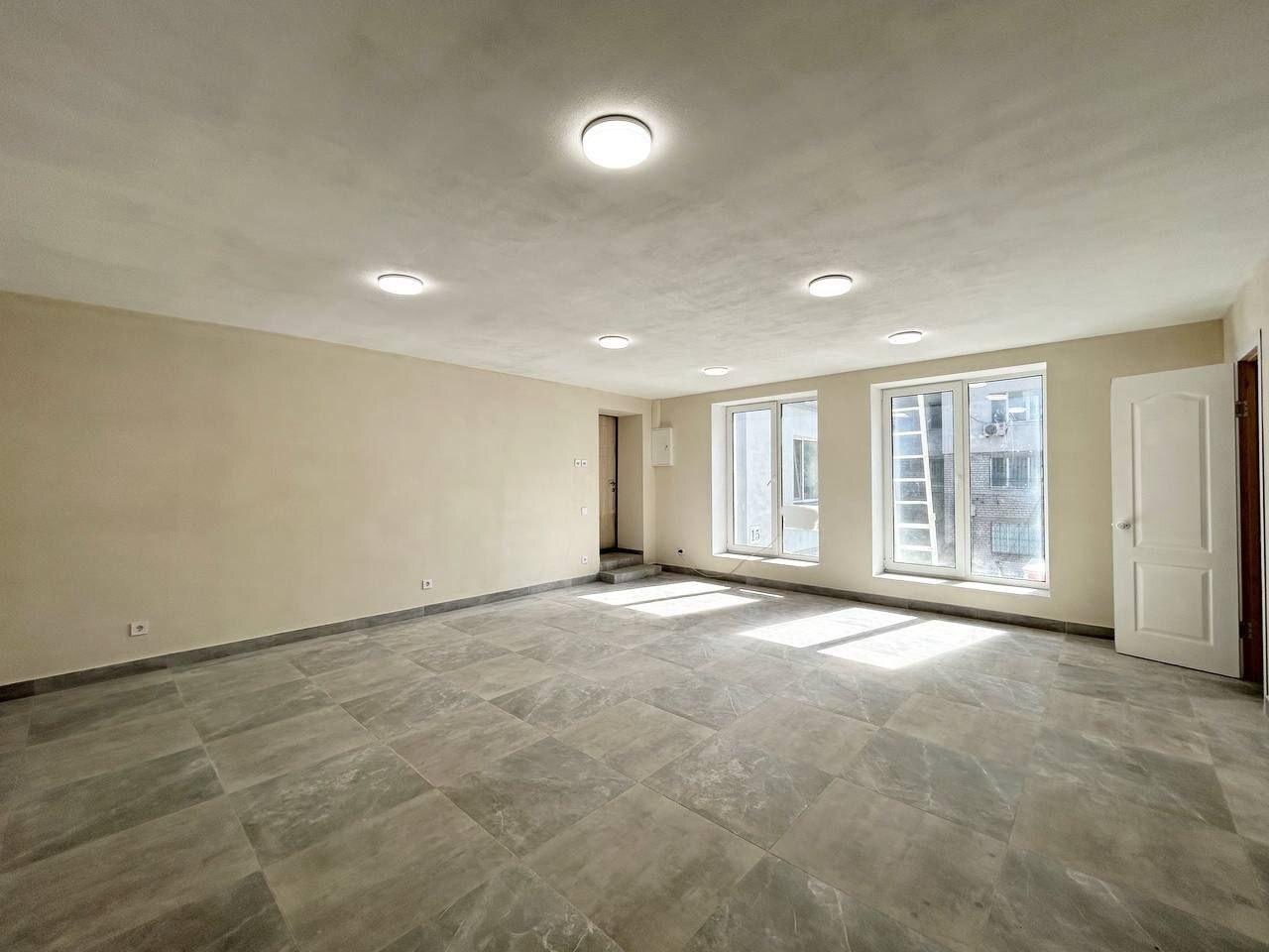 Оренда офісу 38 м², Лесі Українки вул.