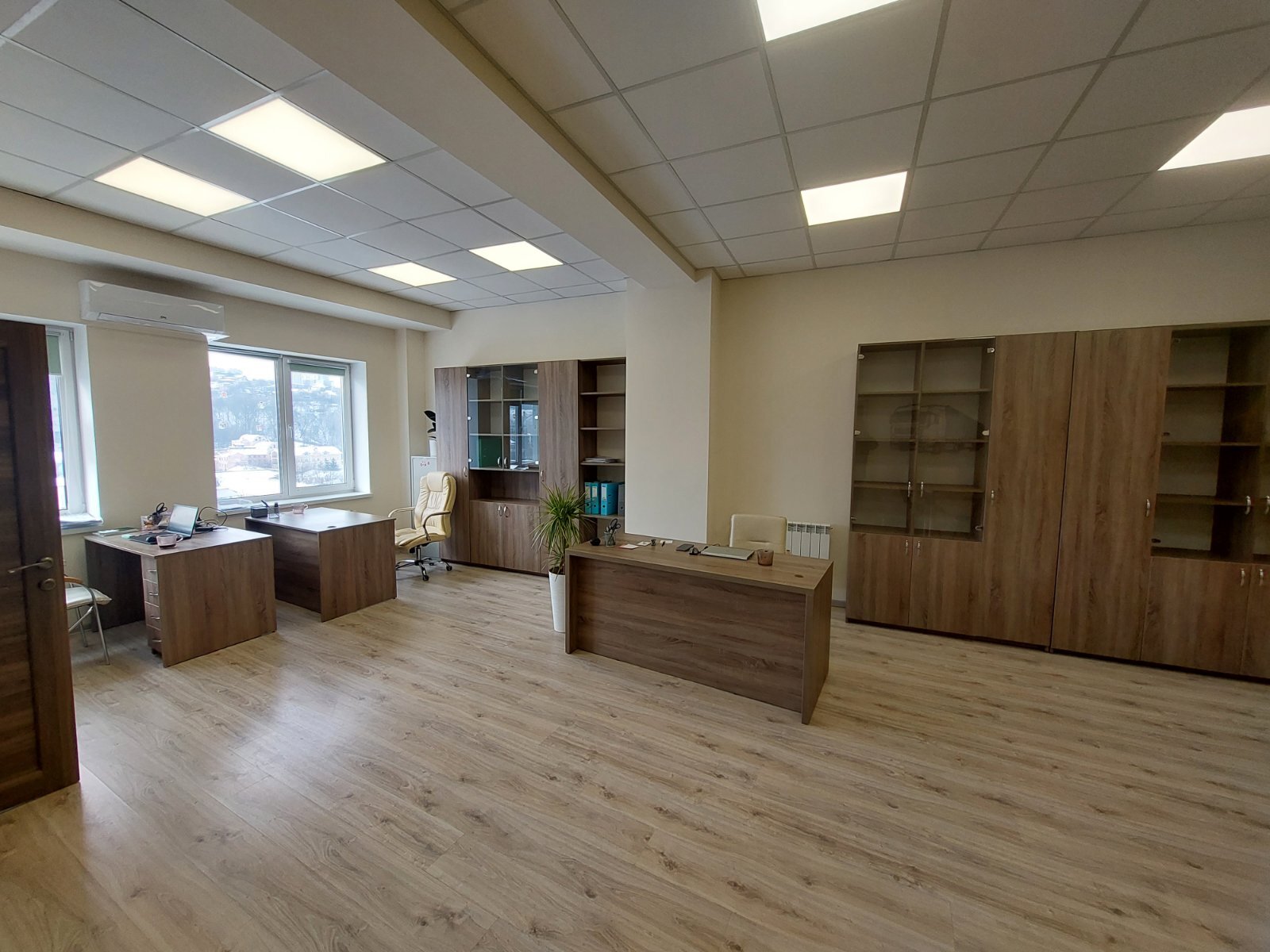 Оренда офісу 81 м², Костянтинівська вул., 75