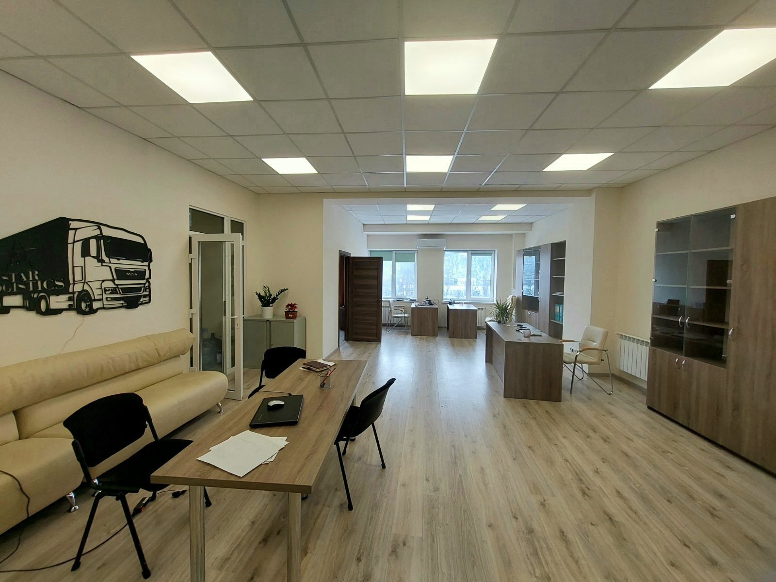 Оренда офісу 81 м², Костянтинівська вул., 75