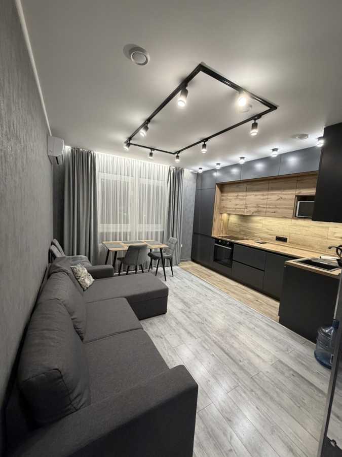 Аренда 2-комнатной квартиры 68 м², Европейская пл., Союза, 41Г