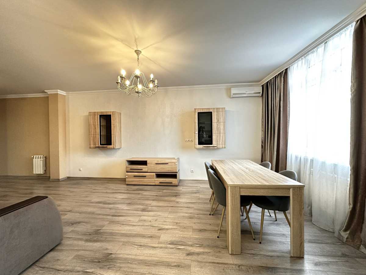 Продажа 2-комнатной квартиры 76 м², Героев Сталинграда просп., 2Д