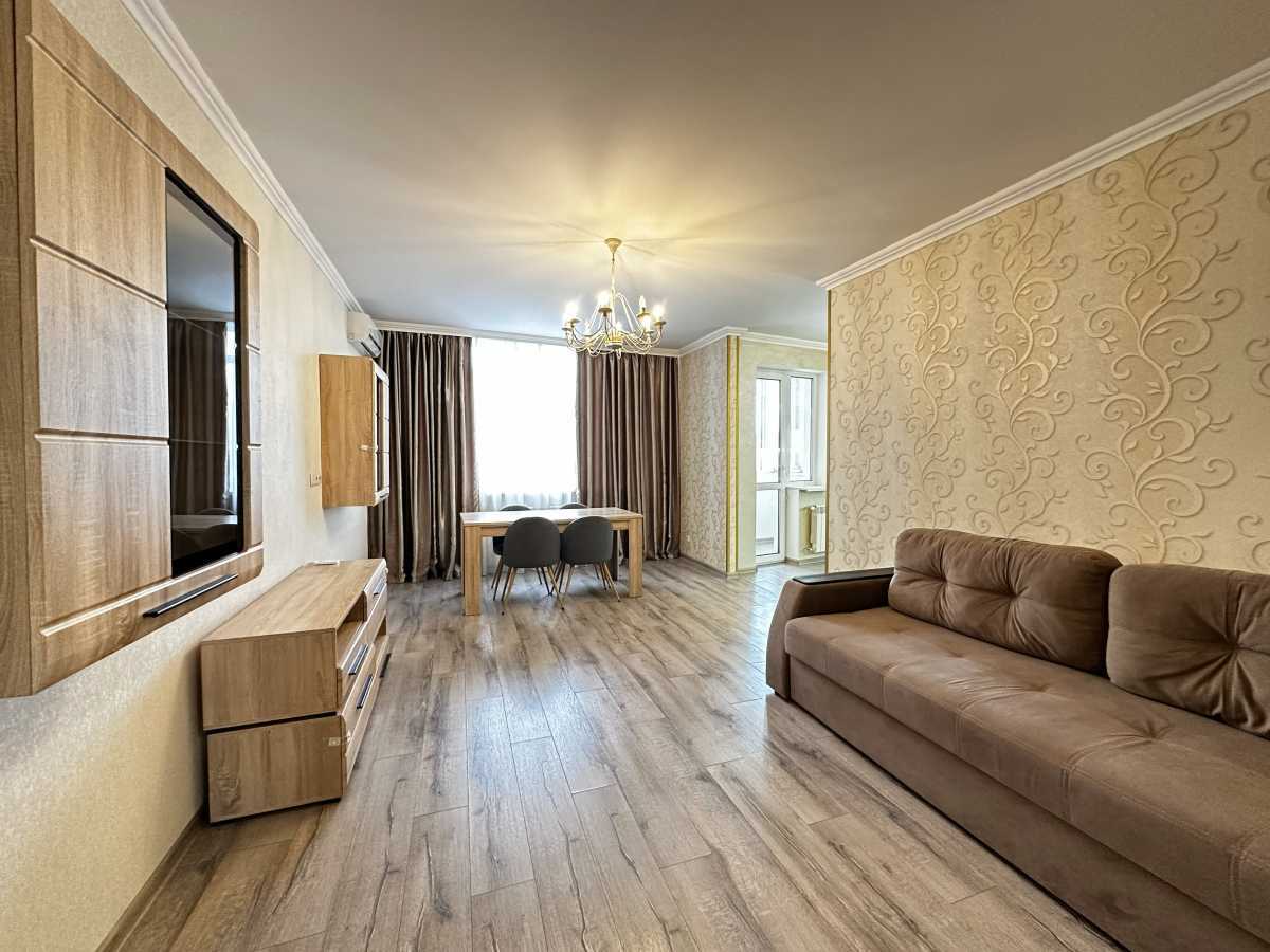 Продажа 2-комнатной квартиры 76 м², Героев Сталинграда просп., 2Д