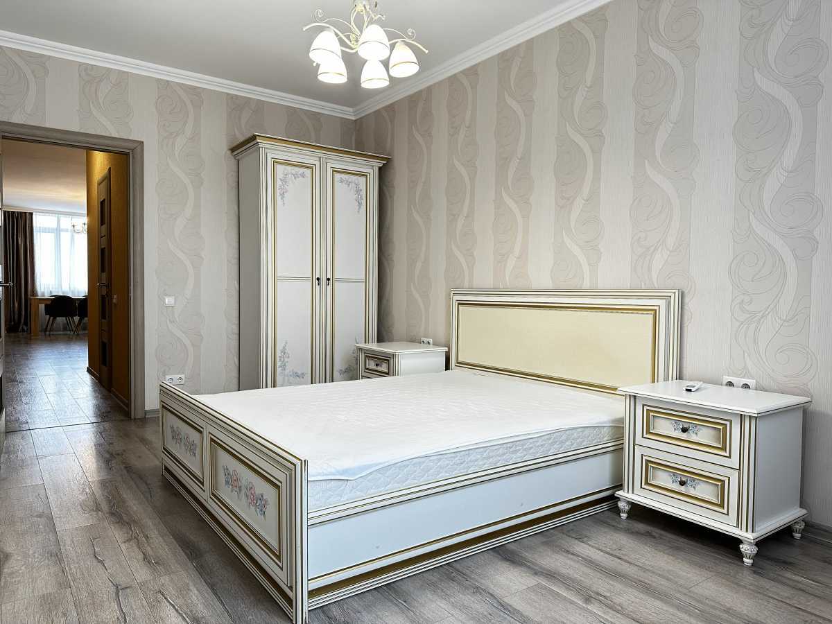 Продажа 2-комнатной квартиры 76 м², Героев Сталинграда просп., 2Д