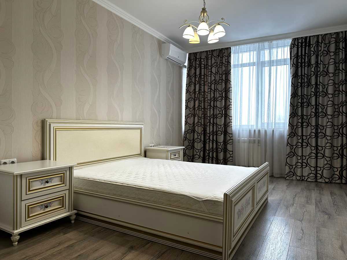 Продажа 2-комнатной квартиры 76 м², Героев Сталинграда просп., 2Д