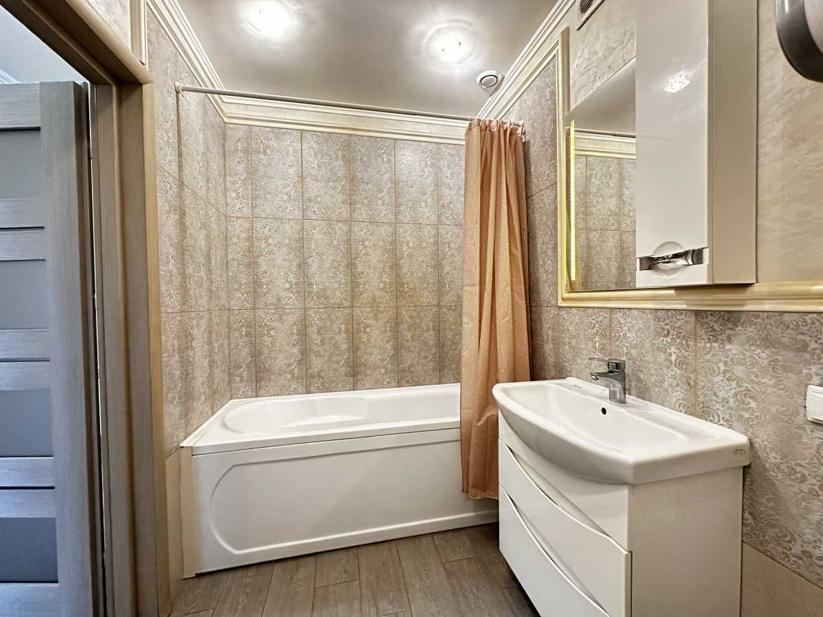 Продажа 2-комнатной квартиры 76 м², Героев Сталинграда просп., 2Д