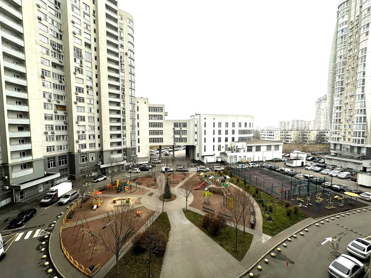 Продажа 2-комнатной квартиры 76 м², Героев Сталинграда просп., 2Д