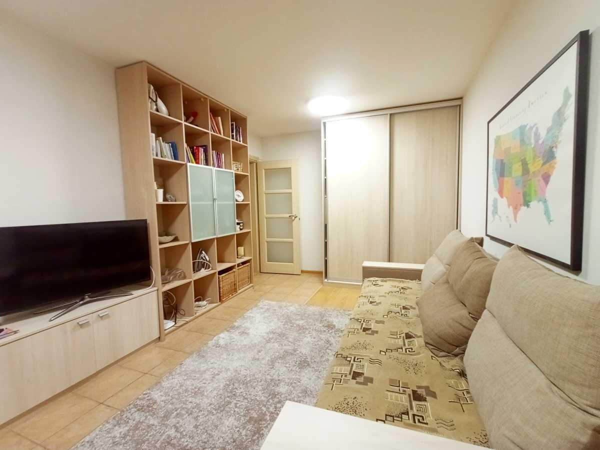 Продажа 2-комнатной квартиры 46 м², Академика Стражеско ул., 9