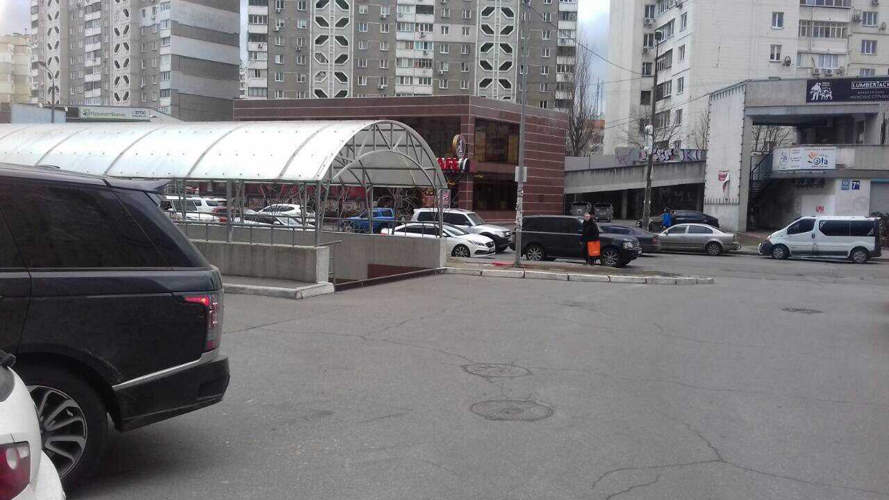 Оренда парковки 24.5 м², Олександра Мішуги вул., 8