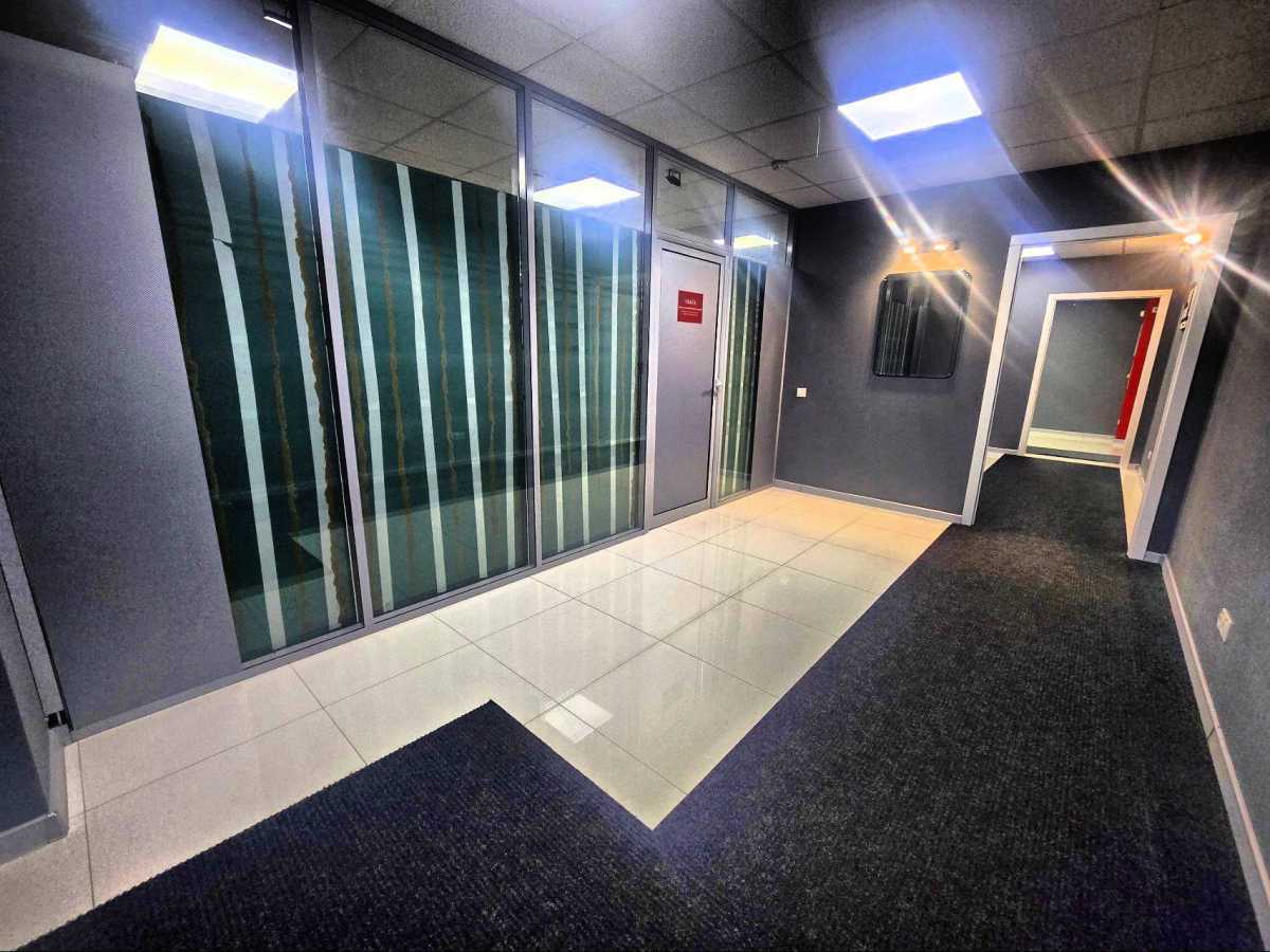 Оренда офісу 121.2 м², Олександра Мішуги вул., 10