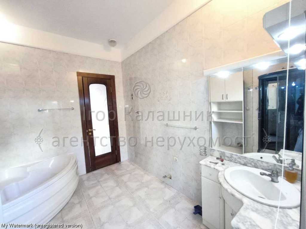 Продажа 5-комнатной квартиры 163.3 м², Крещатик ул., 21