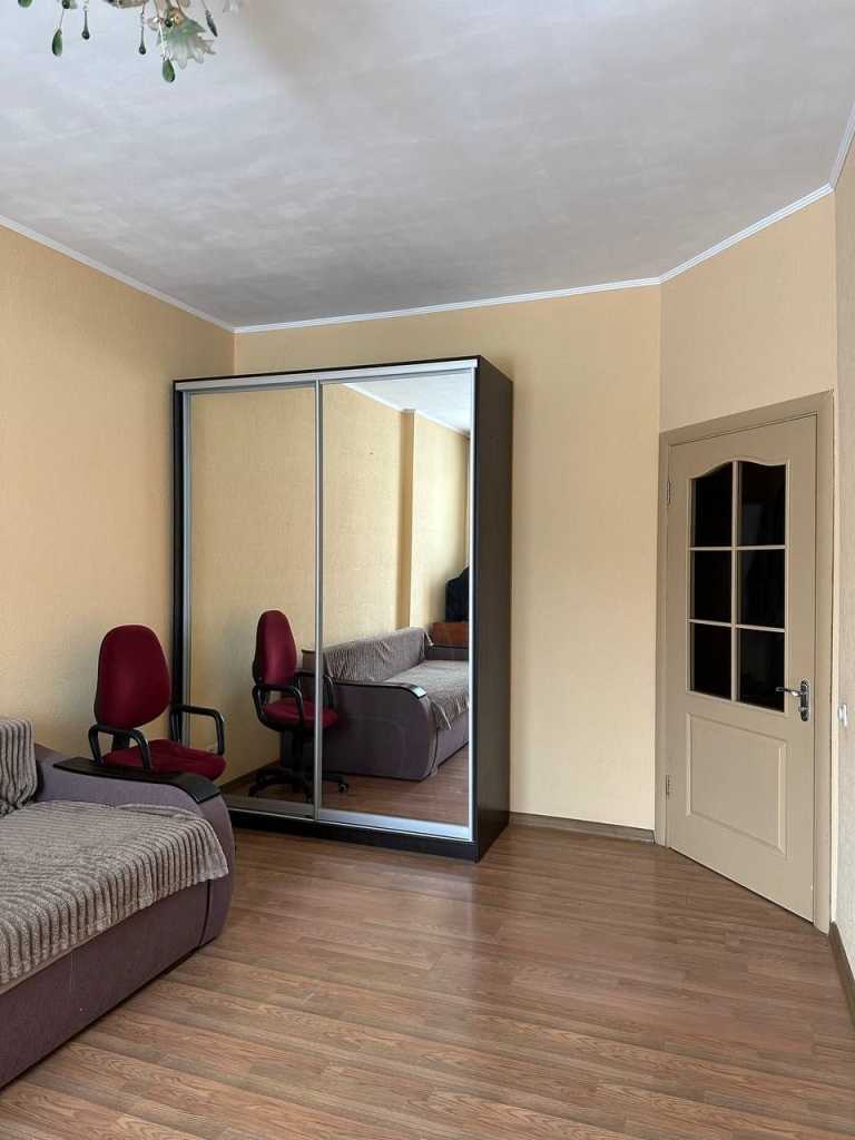 Оренда 1-кімнатної квартири 42 м², Святопокровська