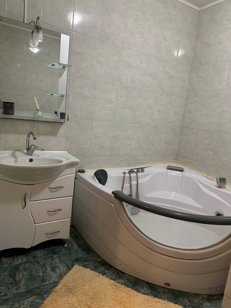 Оренда 1-кімнатної квартири 42 м², Святопокровська