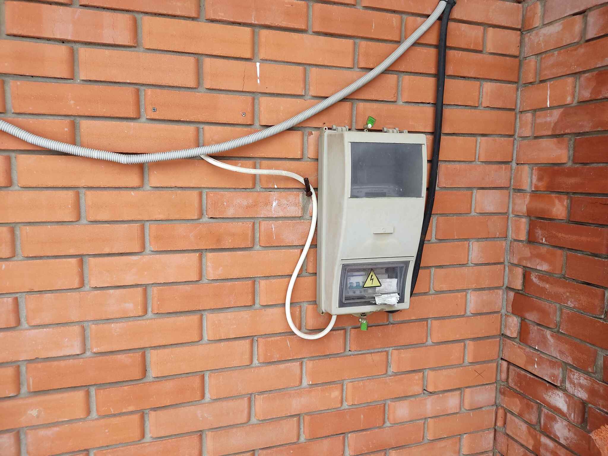 Продажа участка под индивидуальное жилое строительство 15 соток, Ньютона ул.