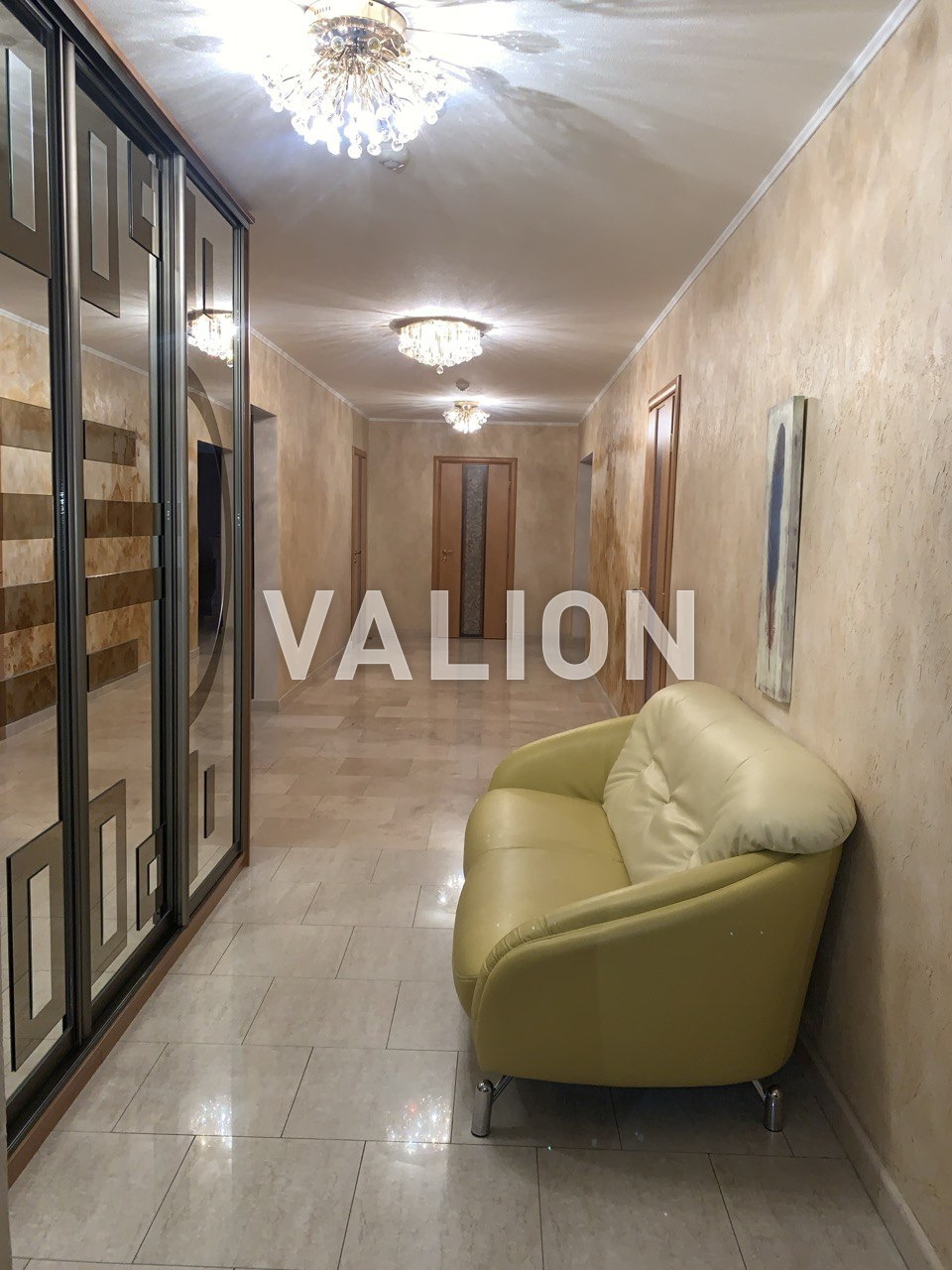 Продажа 5-комнатной квартиры 200 м², Никольско-Слободская ул., 4Д