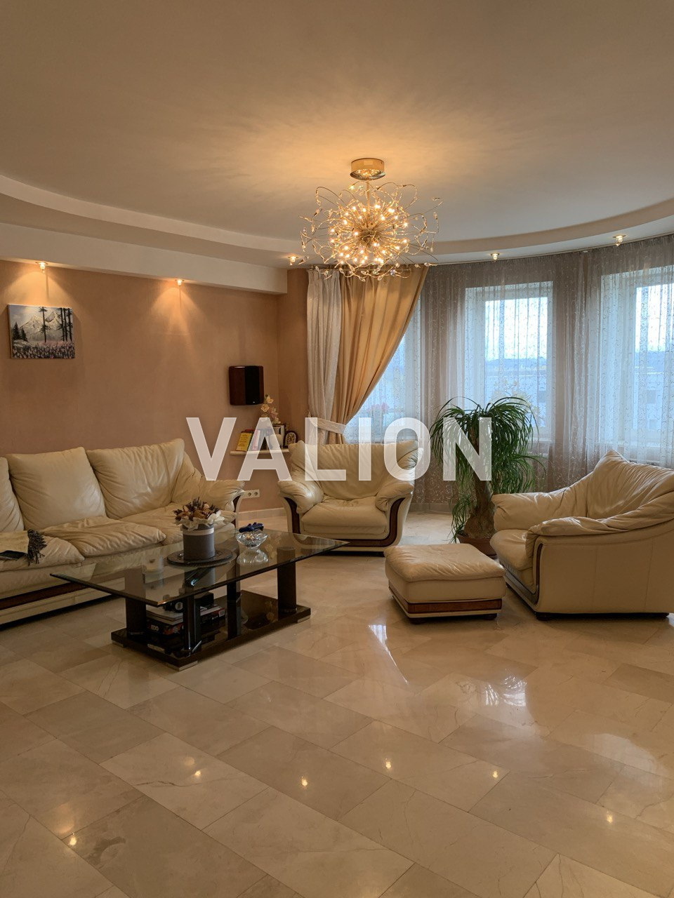 Продажа 3-комнатной квартиры 200 м², Никольско-Слободская ул., 4Д