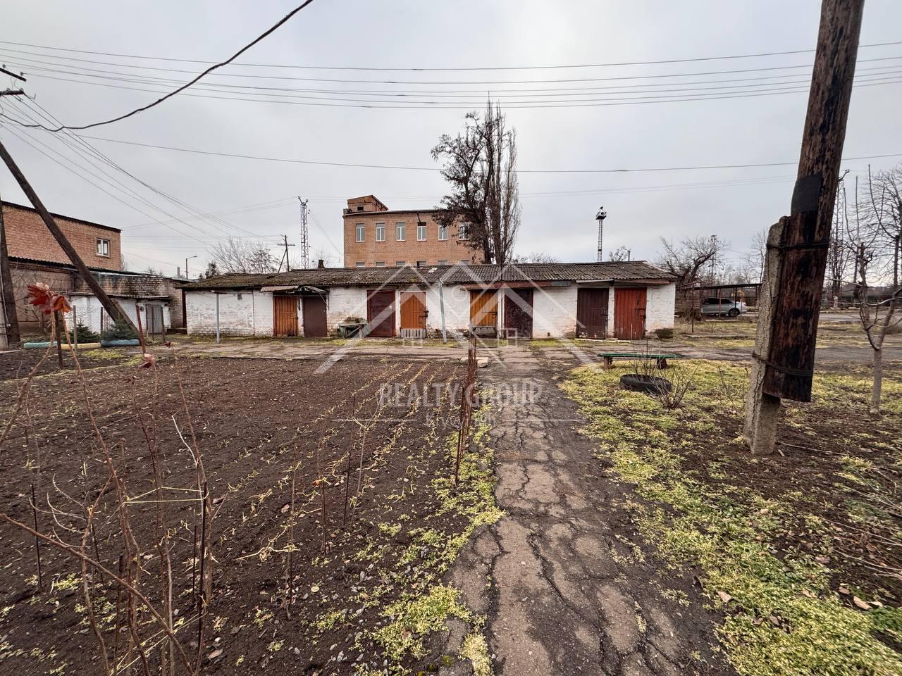 Продажа 3-комнатной квартиры 42.8 м², Меркулова ул.