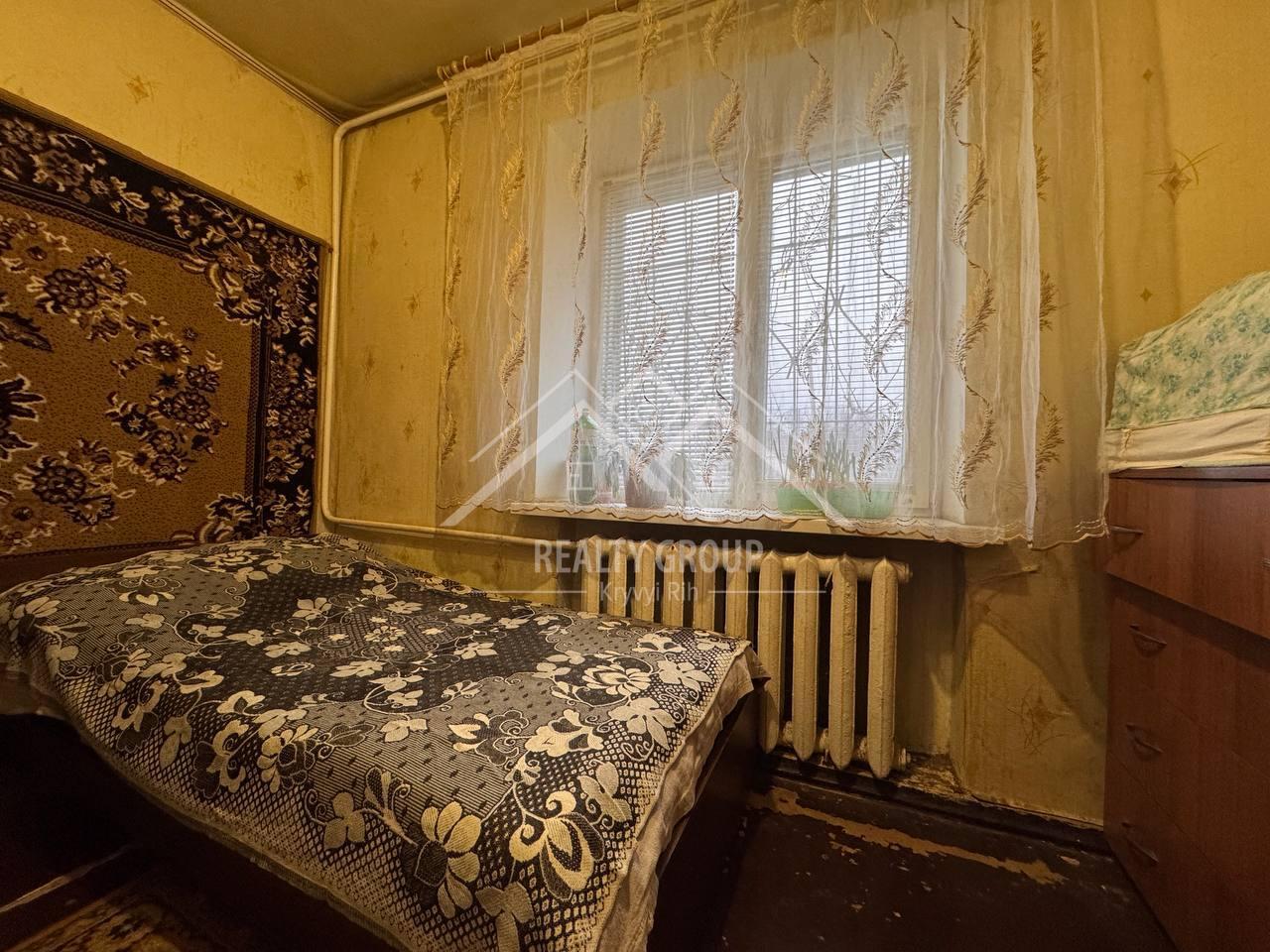 Продажа 3-комнатной квартиры 42.8 м², Меркулова ул.