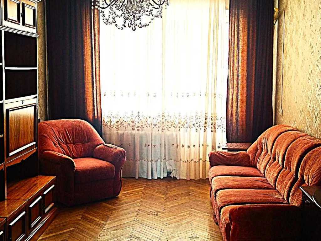 Продажа 3-комнатной квартиры 60 м², Евгения Коновальца ул., 15/1