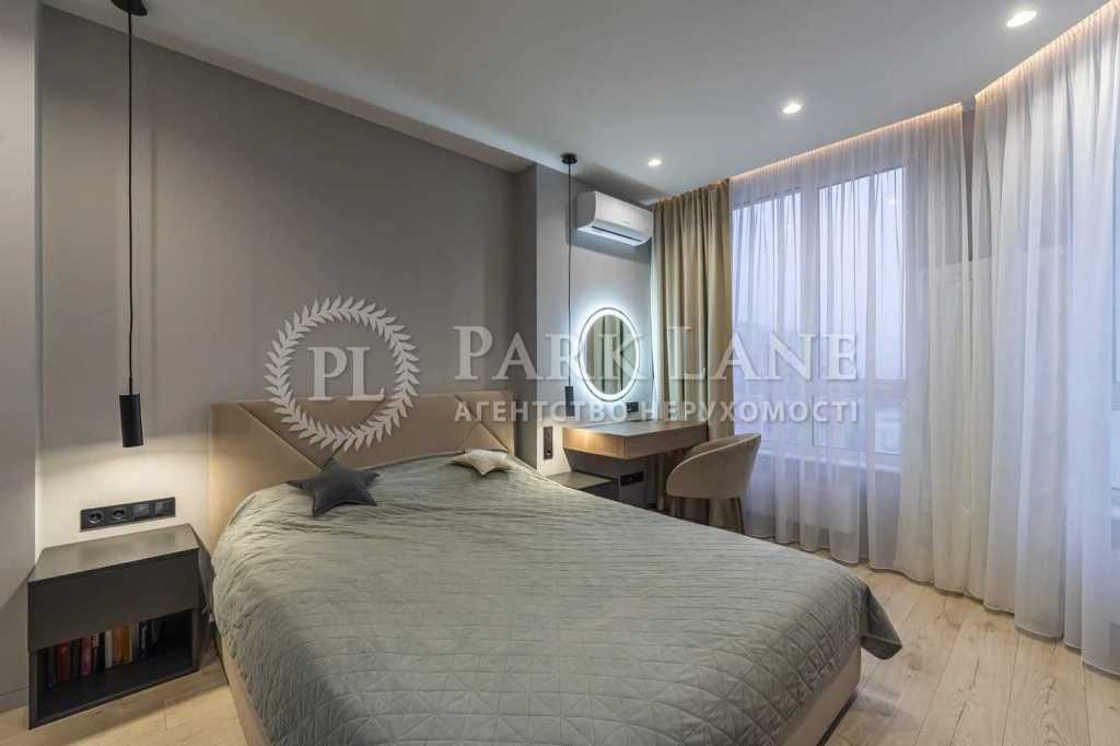 Продаж 2-кімнатної квартири 64 м², Каховська вул., 62А