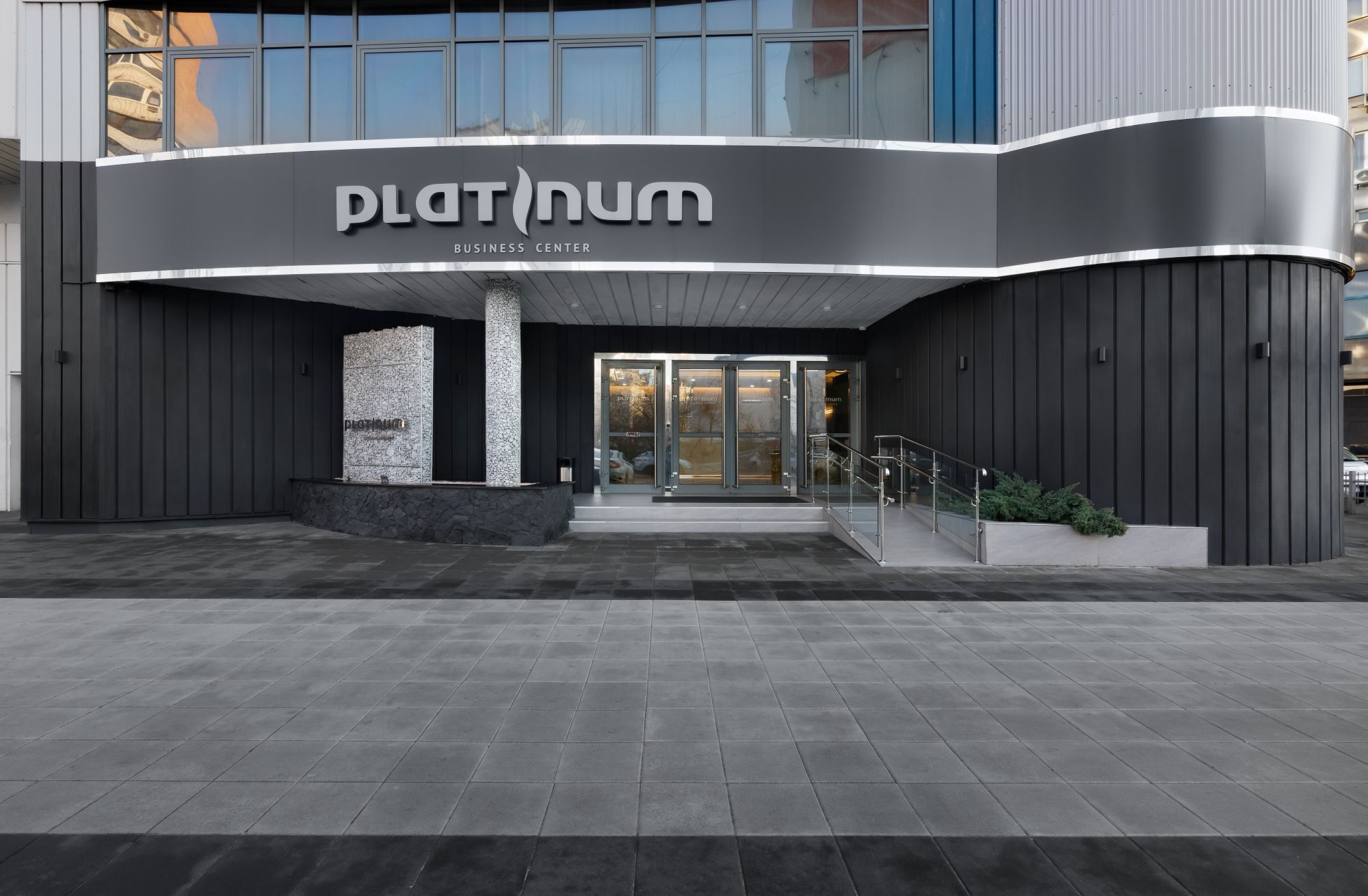 Продажа отдельно стоящего здания 4116 м², Михаила Гришко ул., 3А