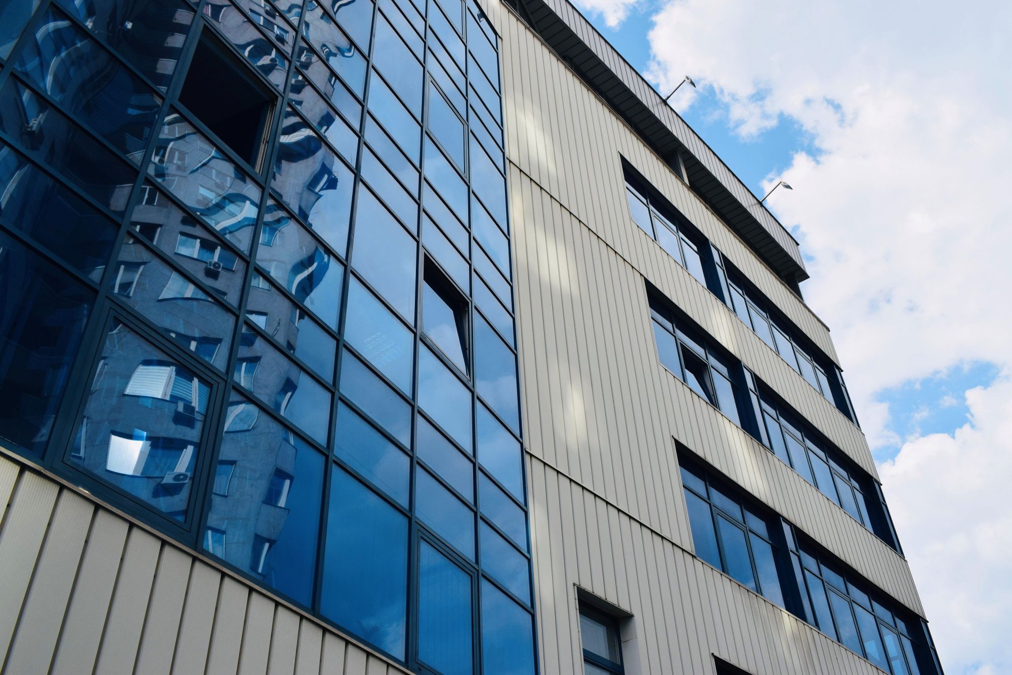 Продажа отдельно стоящего здания 4116 м², Михаила Гришко ул., 3А