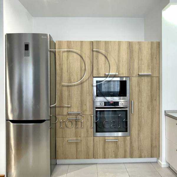 Продажа 3-комнатной квартиры 90 м², Метрологическая ул., 109