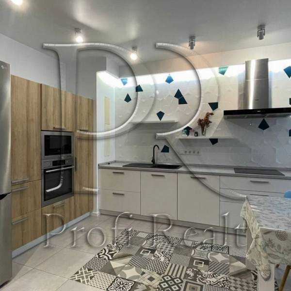 Продажа 3-комнатной квартиры 90 м², Метрологическая ул., 109