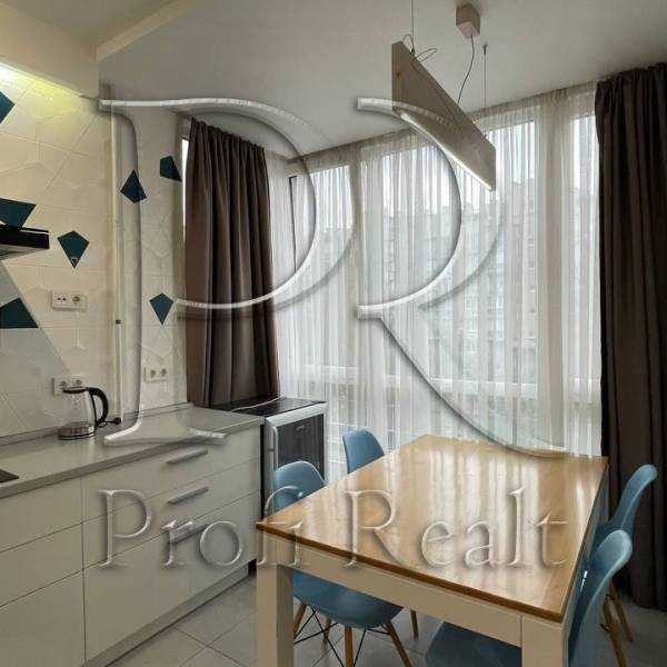 Продажа 3-комнатной квартиры 90 м², Метрологическая ул., 109