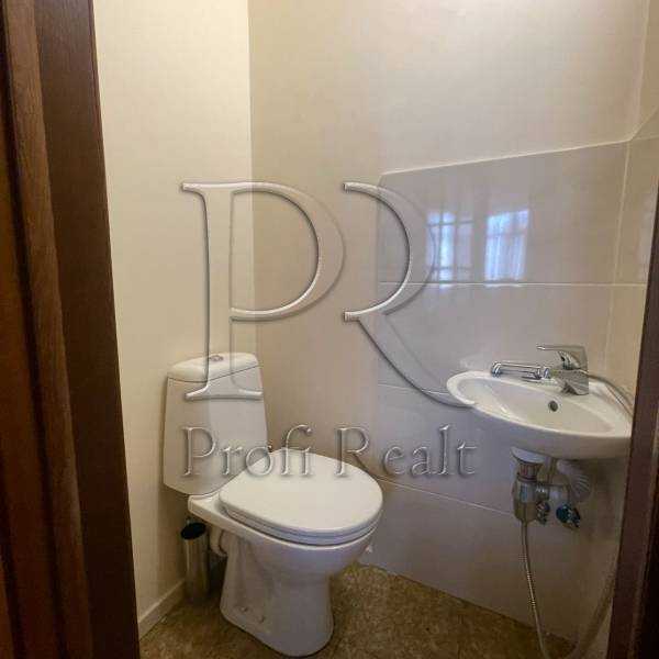 Продаж 3-кімнатної квартири 80 м², Генерала Генадія Воробйова вул., 13-Е