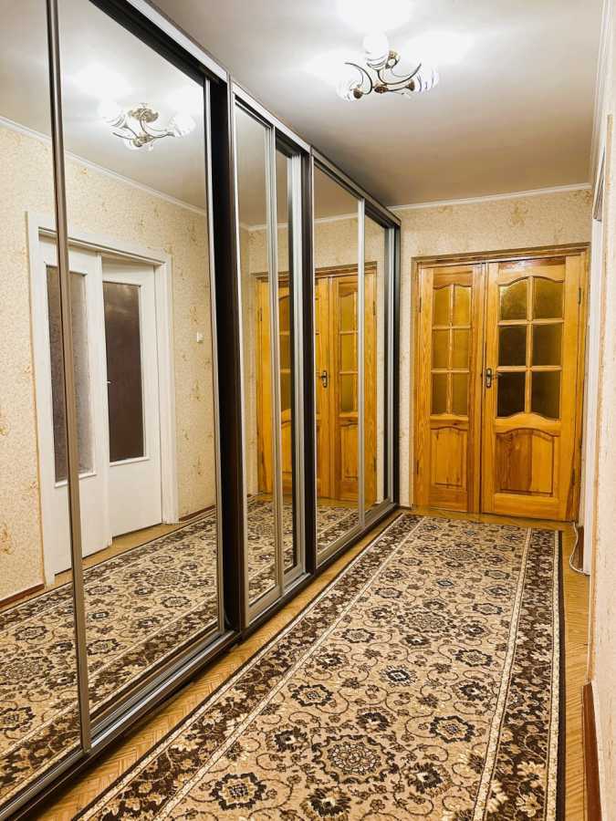 Аренда 3-комнатной квартиры 100 м², Декабристов ул., 12/37