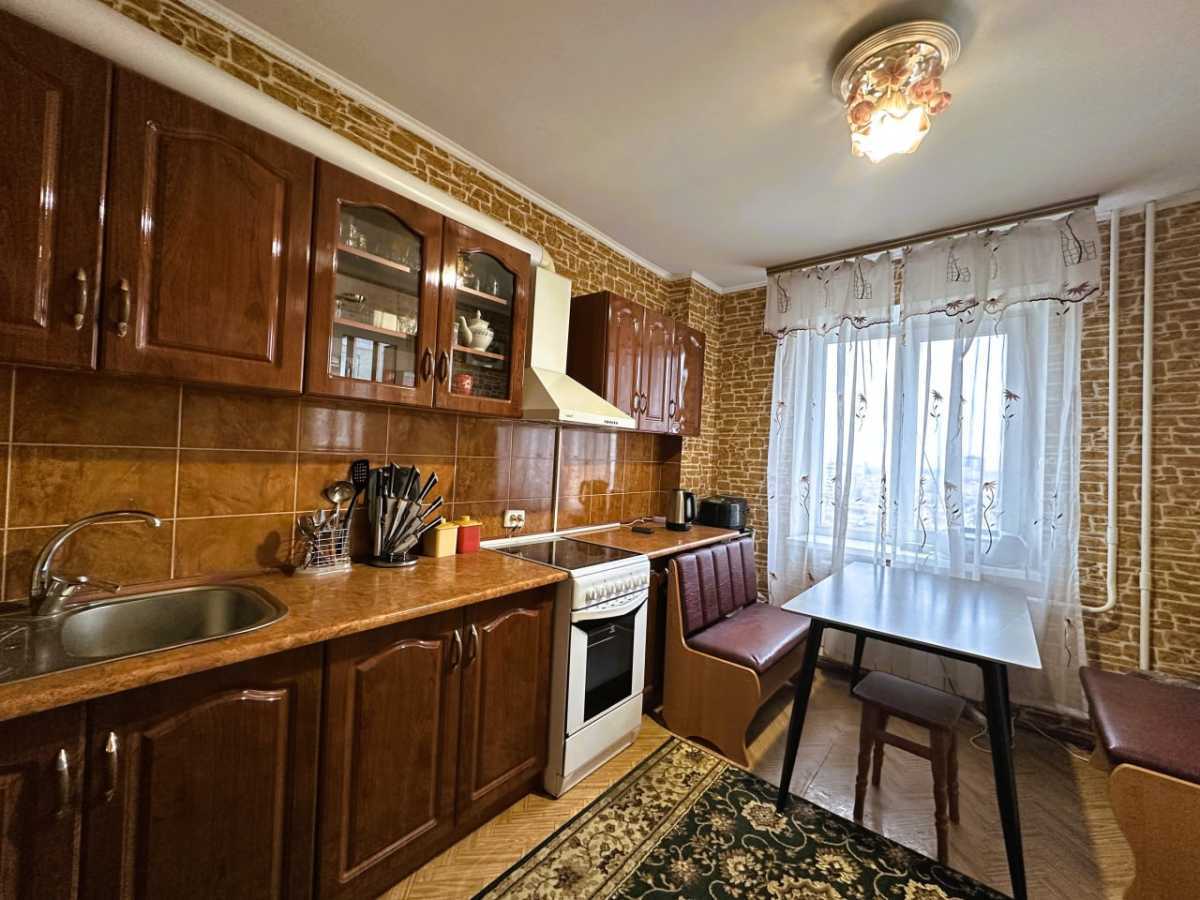 Аренда 3-комнатной квартиры 100 м², Декабристов ул., 12/37