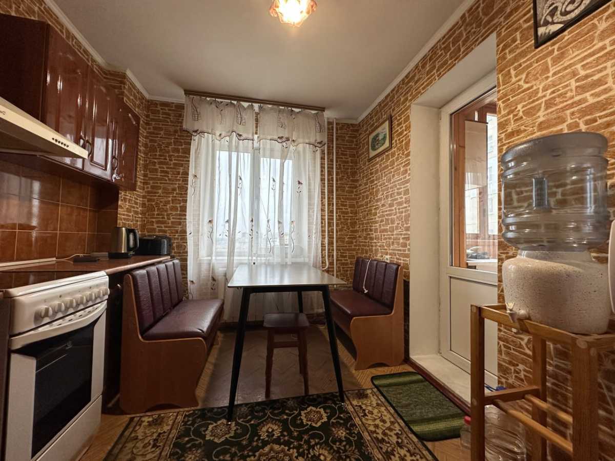 Аренда 3-комнатной квартиры 100 м², Декабристов ул., 12/37