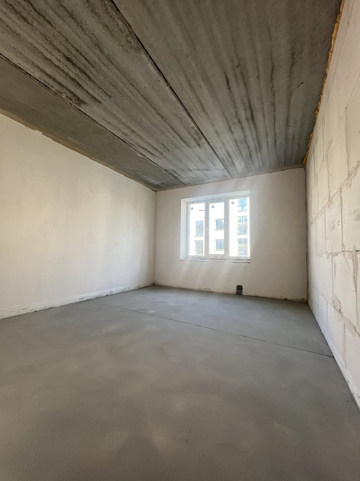 Продажа 2-комнатной квартиры 56 м²