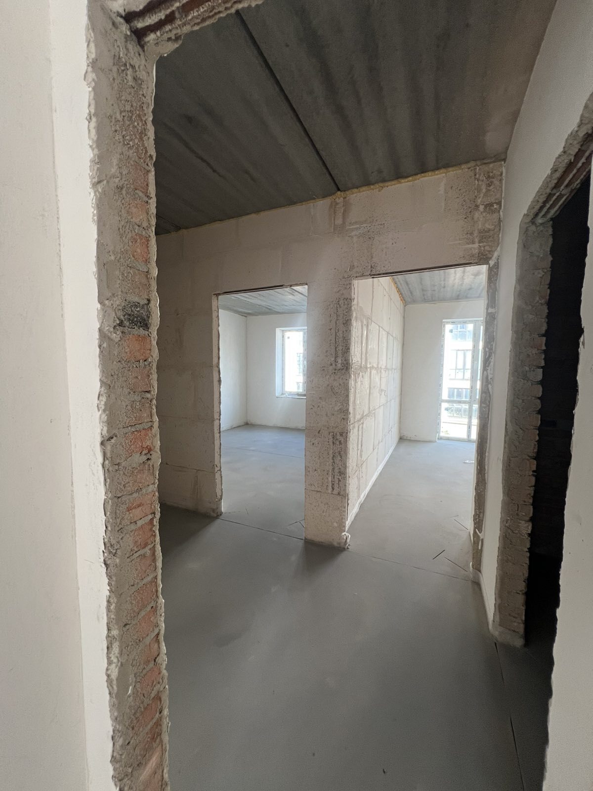 Продажа 2-комнатной квартиры 56 м²