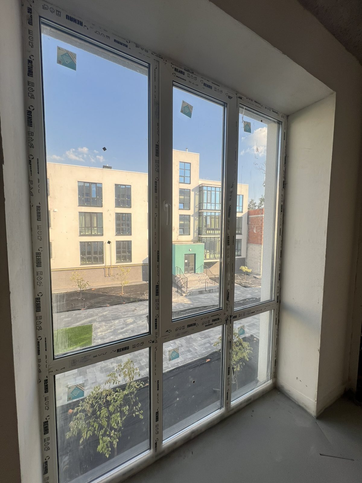 Продажа 2-комнатной квартиры 56 м²