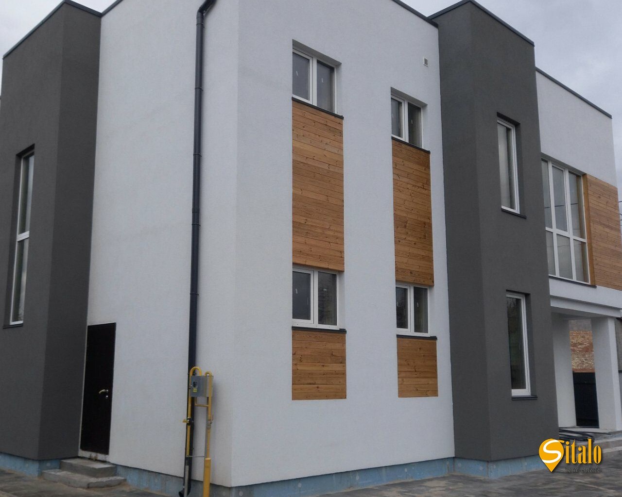 Продаж будинку 253 м²