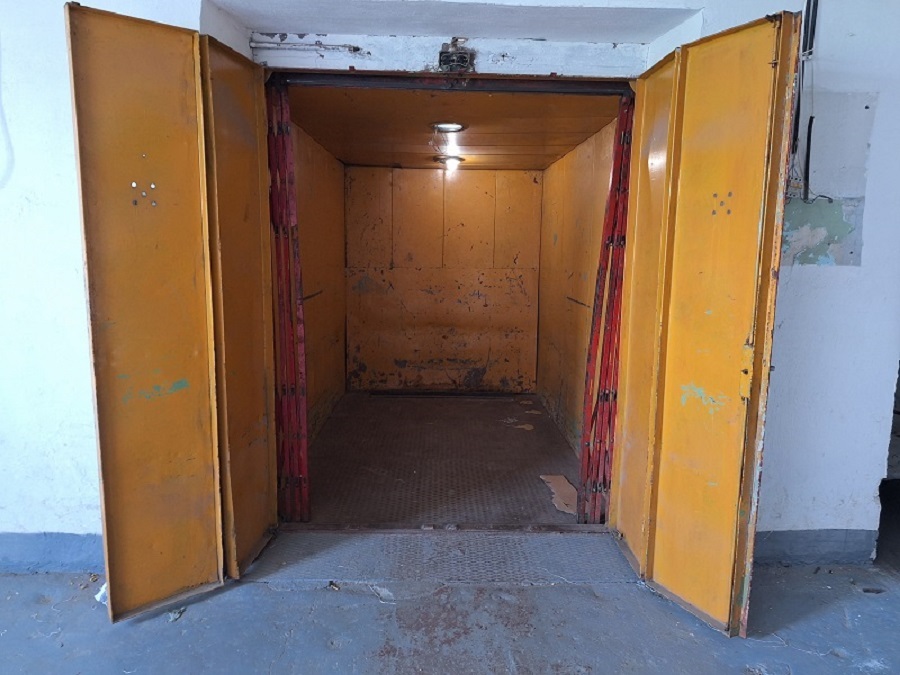 Продаж приміщення вільного призначення 1977.9 м², Косовская вул.