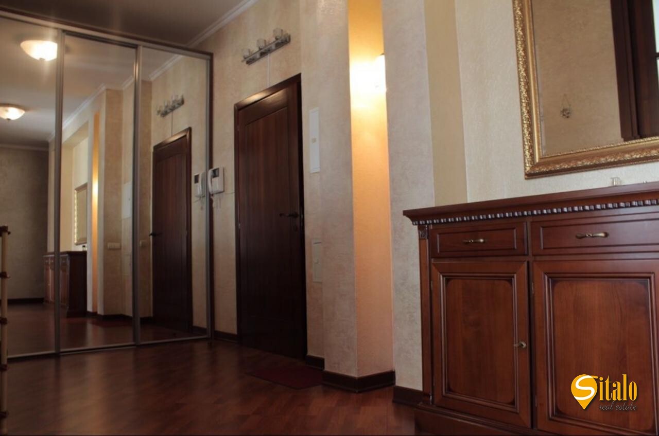 Продажа 4-комнатной квартиры 157 м², Кловский спуск, 5