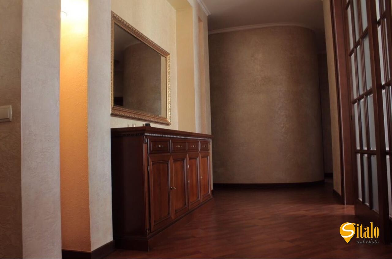 Продажа 4-комнатной квартиры 157 м², Кловский спуск, 5