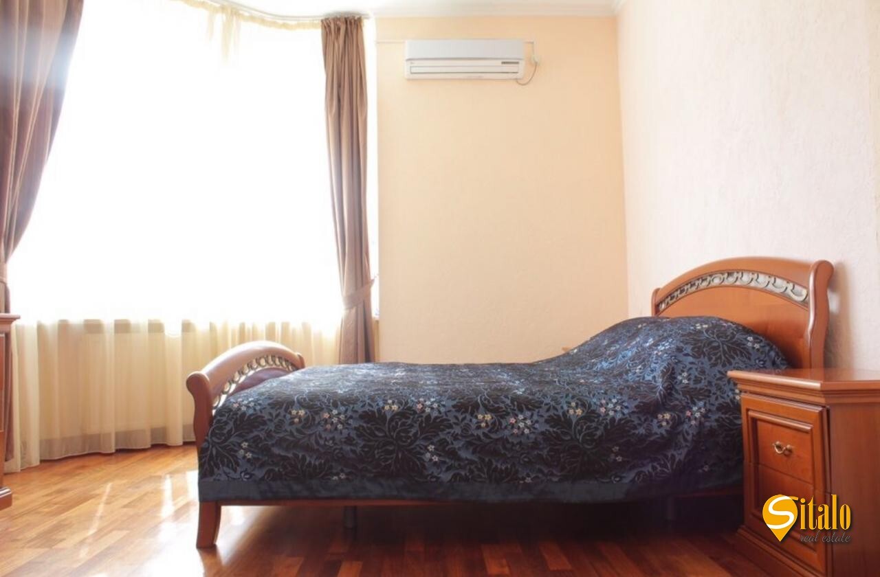 Продажа 4-комнатной квартиры 157 м², Кловский спуск, 5