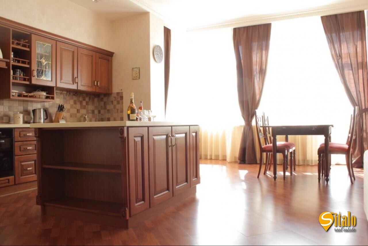 Продажа 4-комнатной квартиры 157 м², Кловский спуск, 5