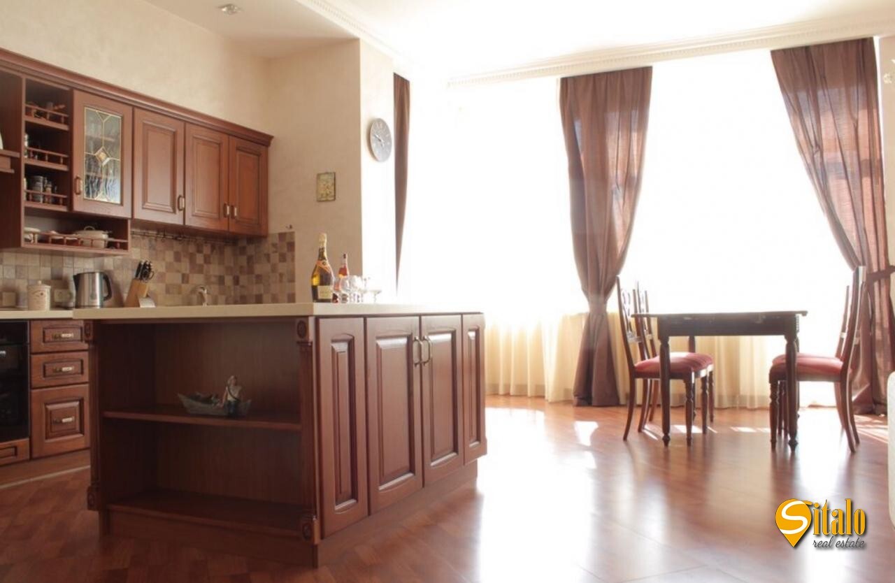Продажа 4-комнатной квартиры 157 м², Кловский спуск, 5