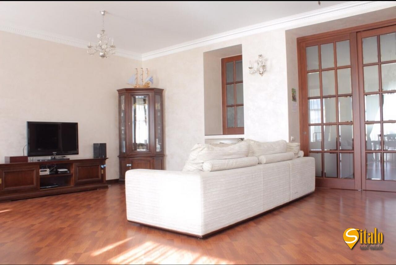 Продажа 4-комнатной квартиры 157 м², Кловский спуск, 5