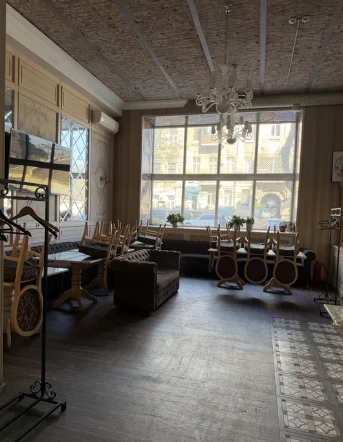 Аренда помещения свободного назначения 950 м², Новосельского ул.