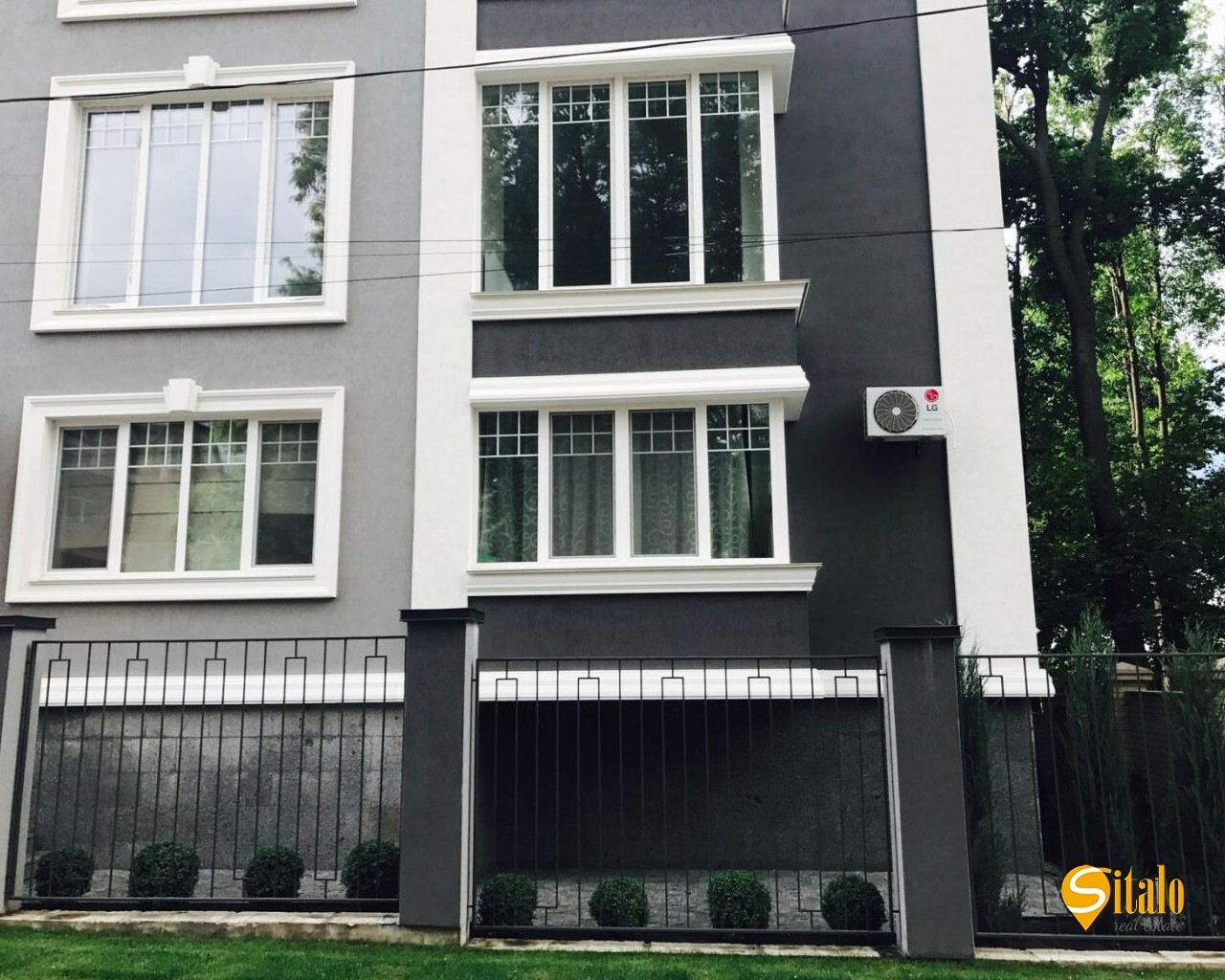 Продажа 3-комнатной квартиры 180 м², Отто Шмидта ул., 10Ж